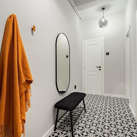 Old City Apartment - Self Check-In Букурещ Екстериор снимка