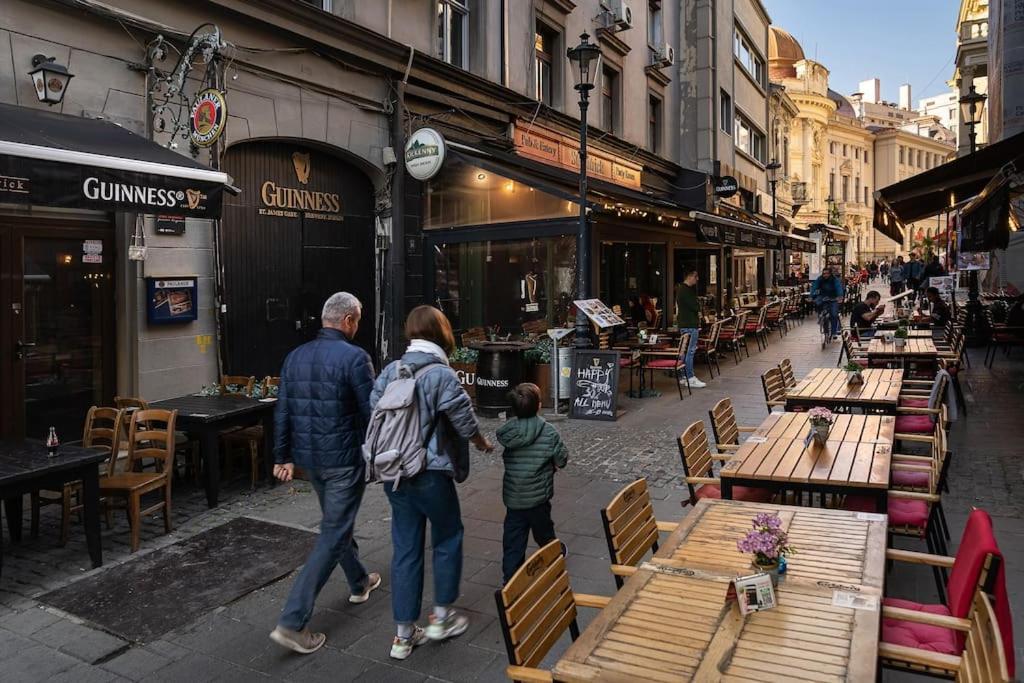 Old City Apartment - Self Check-In Букурещ Екстериор снимка